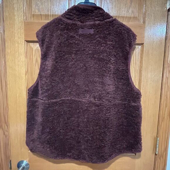 Arizona Jean Co. Women’s XL Brown Faux Fur Full Zip Cozy Soft Vest EUC - Picture 2 of 4